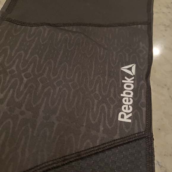 Reebok Printed Capri Leggings Small - Picture 15 of 15